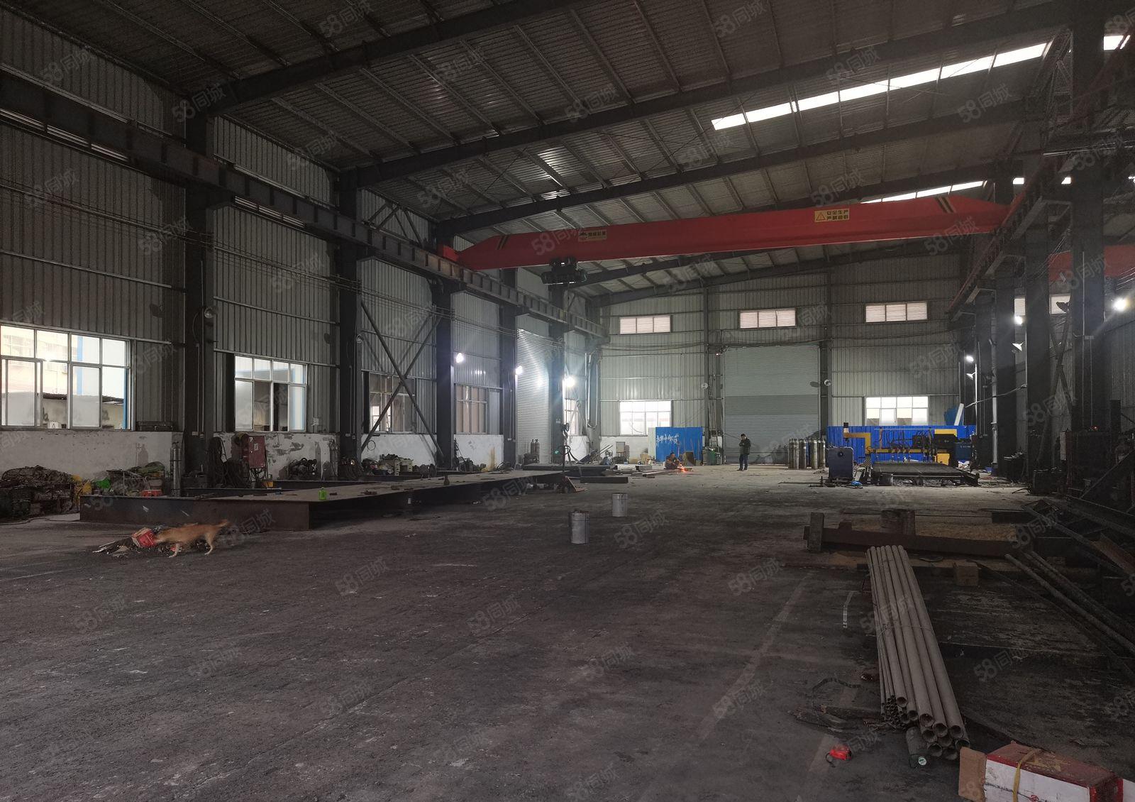 独院带行车钢构厂房，滴水9米，带1200平空地，可办环评厂房