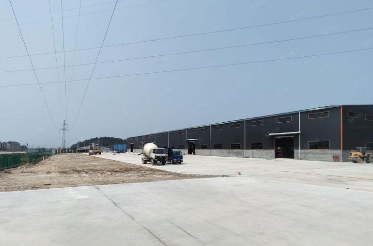 惠阳滴水8米7000平钢构厂房出租，可分租