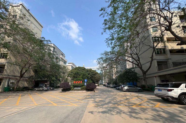 9元新出！秋长1000平厂房仓库出租带现成的办公室装修带水电