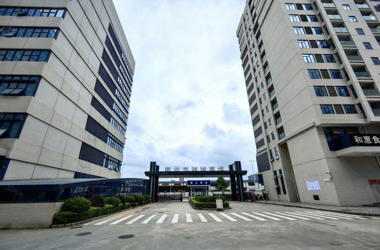 10块！现成装修1300平厂房出租水电到车间周边配套齐全。