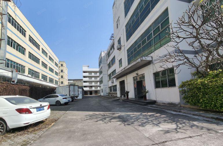 10块！秋长原房东1楼2楼1000平家具喷油厂房仓库出租