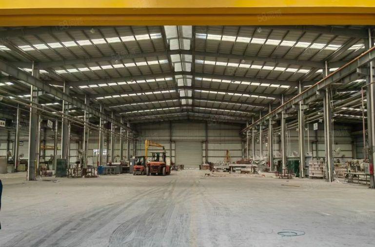 秋长临深滴水10米钢构带现成行车，大小好分租，仓库厂房出租