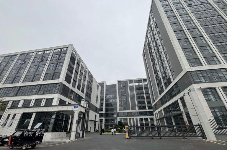 8块！带装修2000平镇隆厂房仓库出租水电齐全