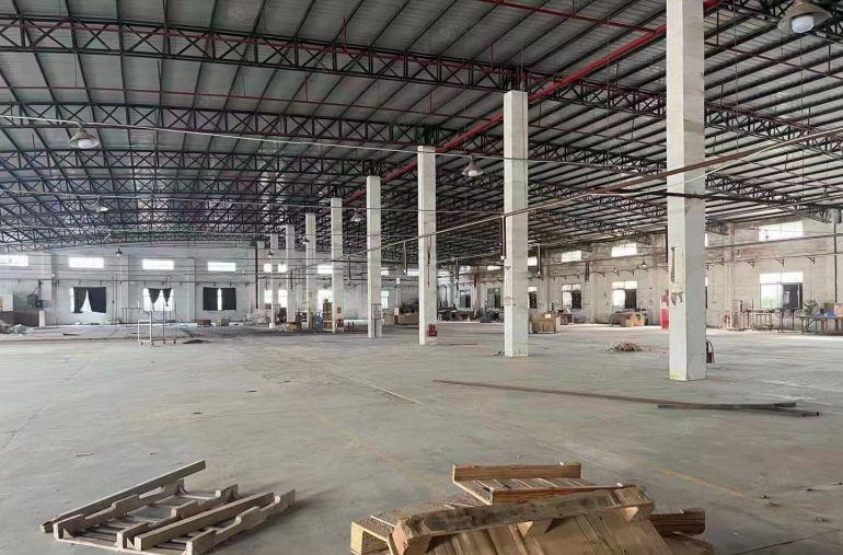 秋长红色干线边原房东独院一层厂房8200平方