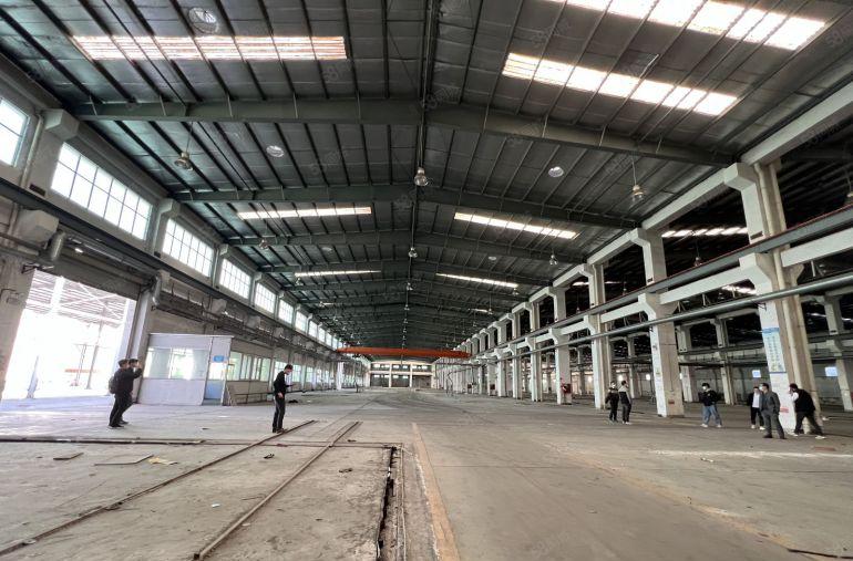 滴水12米带牛角钢构厂房5700平米可以分租原房东直接出租