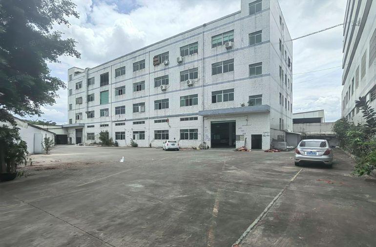 新圩经典小独院4000平空地超大好进大车原房东实际面积