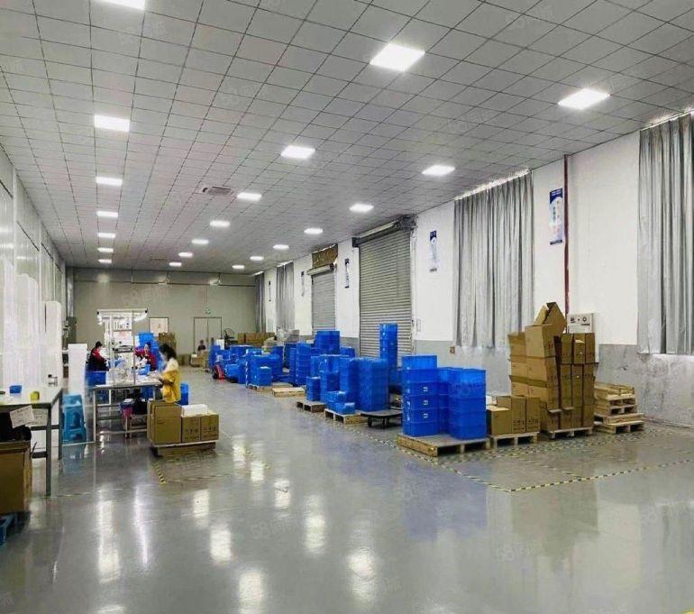 整层3000平，10元一平，带精装修，无转让费，原房东厂房