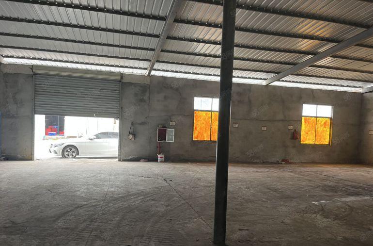 大亚湾石化区西门新空出500平钢构厂房，水电齐全进出车方便