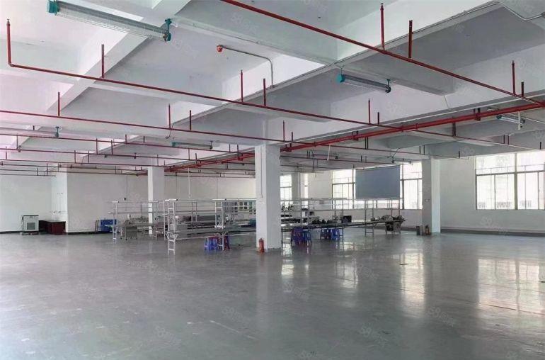 10元新厂房，2000平带装修，原房东厂房出租，现成装修