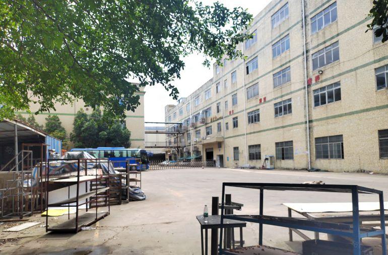 惠州市大亚西工业区原房东整层1楼1360平米，带2台2.8吨