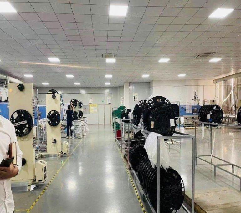 10元精装厂房，整层2000平，原房东厂房仓库出租，高使用率