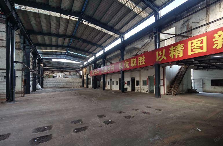 原房东独门独院滴水13米钢构厂房出租，带现成航车现成办公室！