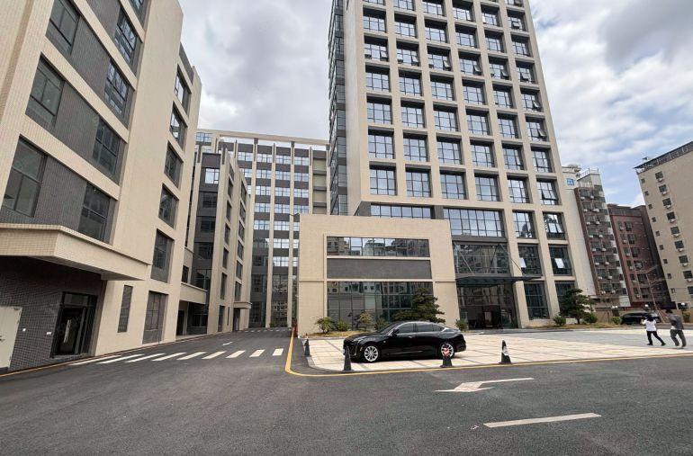 临深全新低价9元5000平厂房仓库出租带牛角位带卸货平台。。