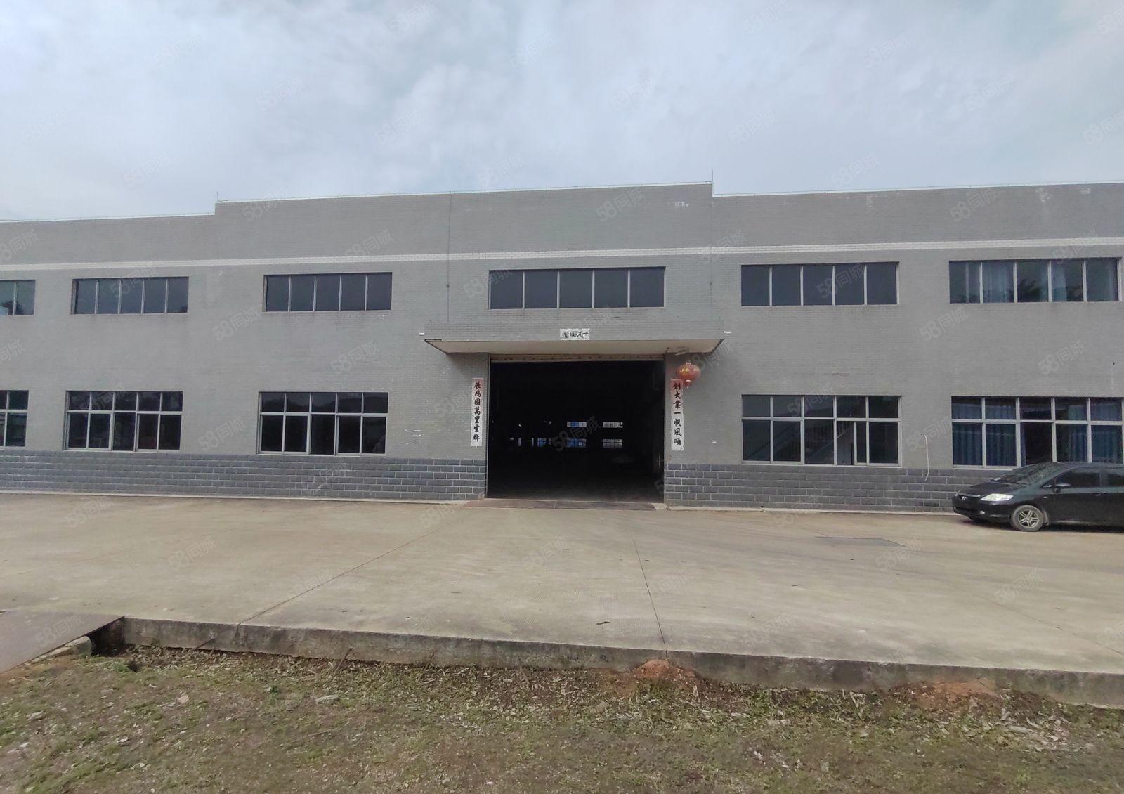 原房东5000平方米，单一层厂房出租，高度10米，有5台行车