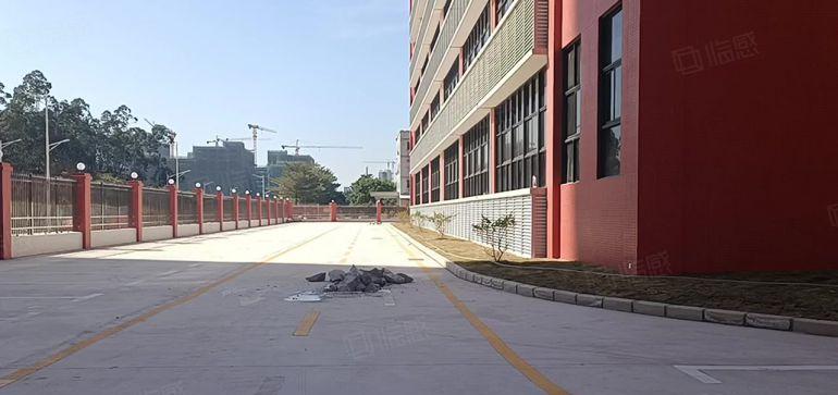 大亚湾1300平现成装修厂房出租水电到车间配套齐全可做电池。