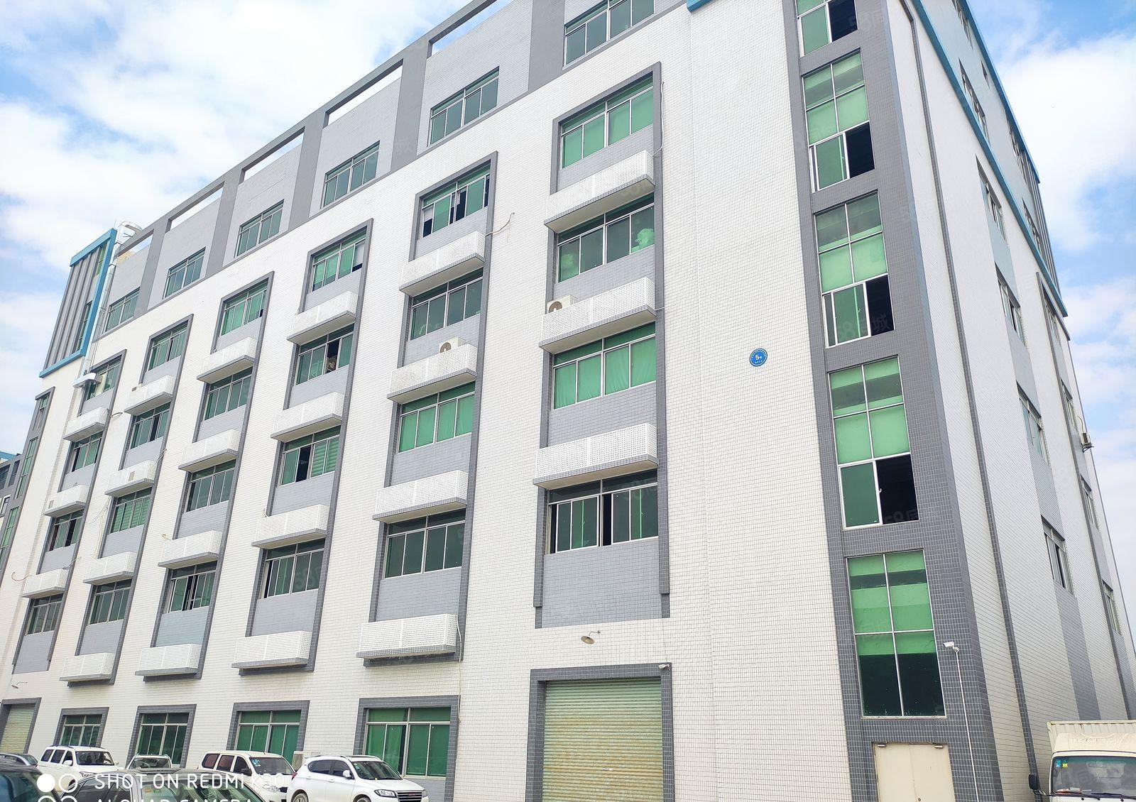 园区环境优美，配套设施完善，年底特价出租。