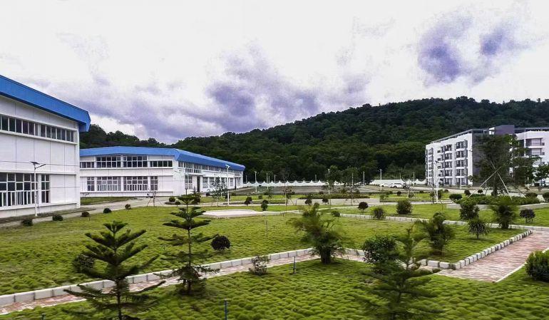 大亚湾钢结构滴水10米3500平方重工业厂房现成32吨航车