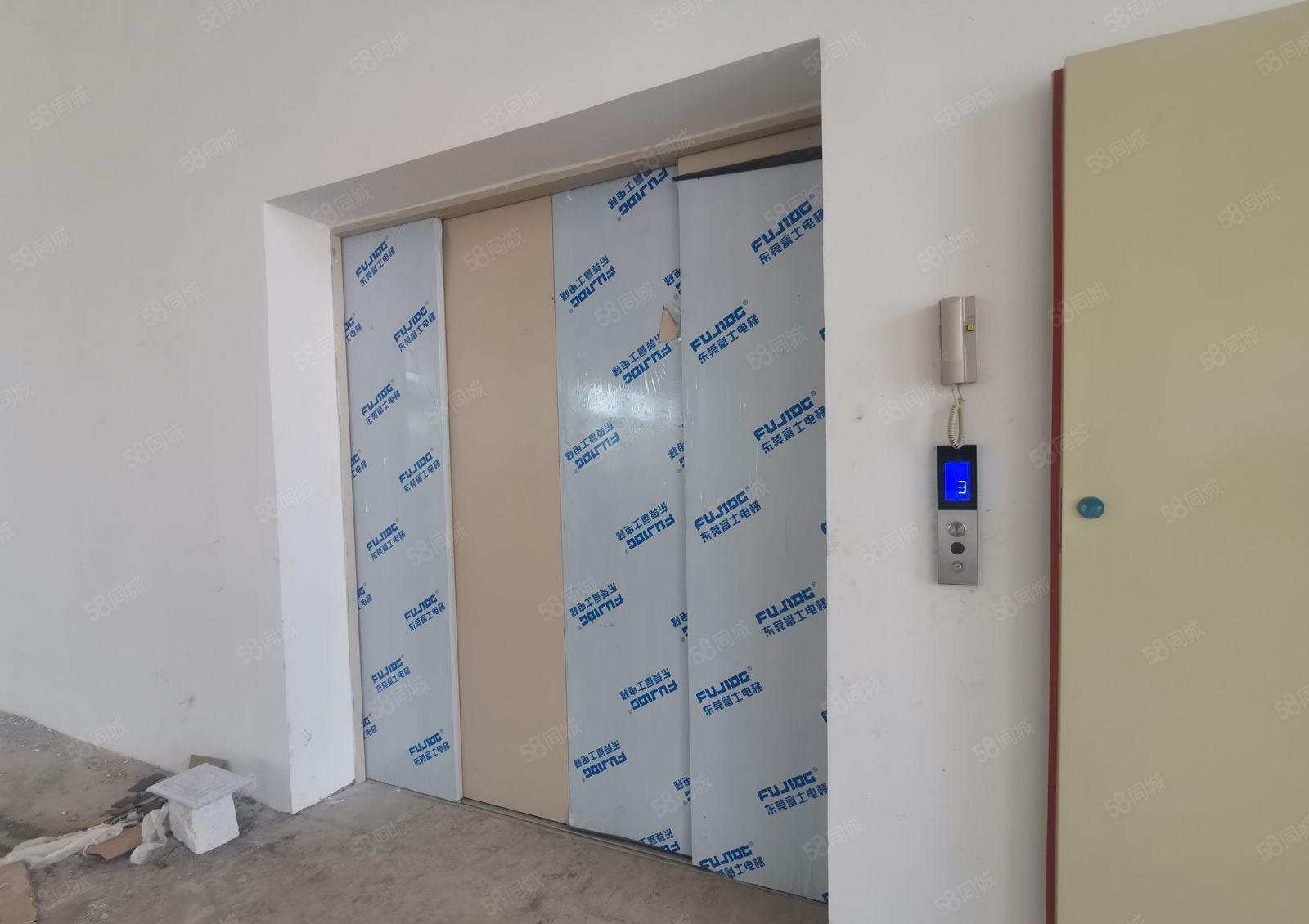 大亚湾全新红本标准厂房24000平米出租，空地超大，交通便利