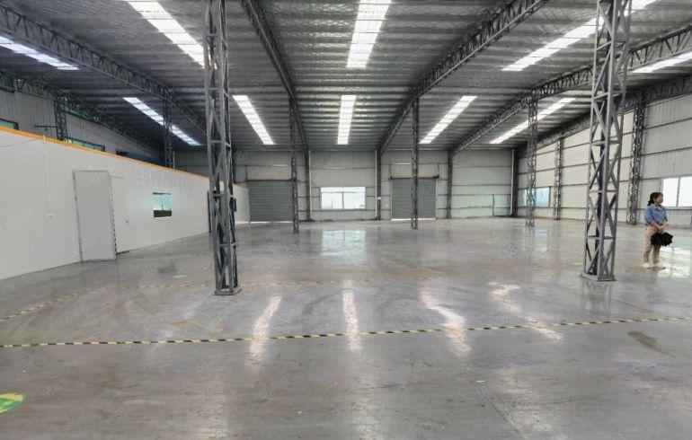 原房东，送精装修 一楼，无公摊面积，15元，层高7米，可分租