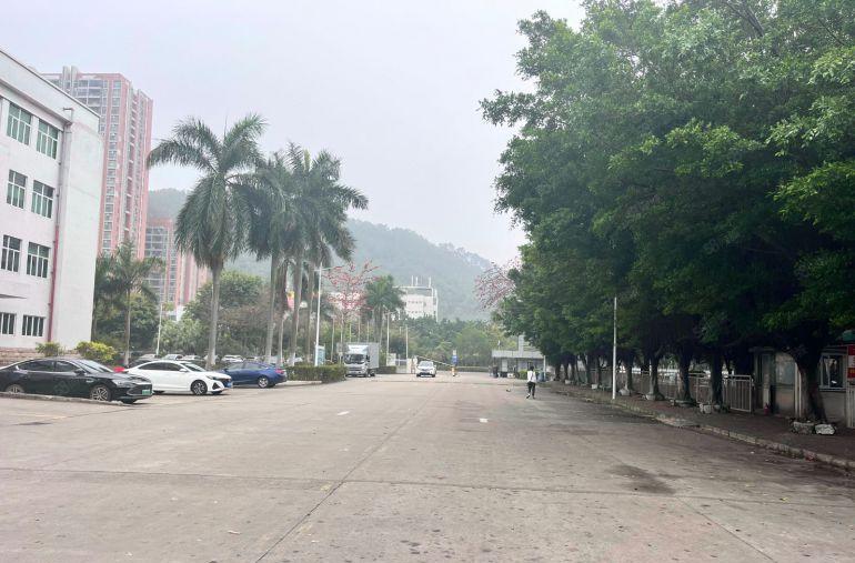 原房东带卸货平台钢构厂房6000平，可分租。