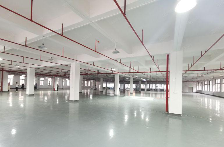 现成装修单价13.5万达商圈生活方便响水河工业园，万达商圈,