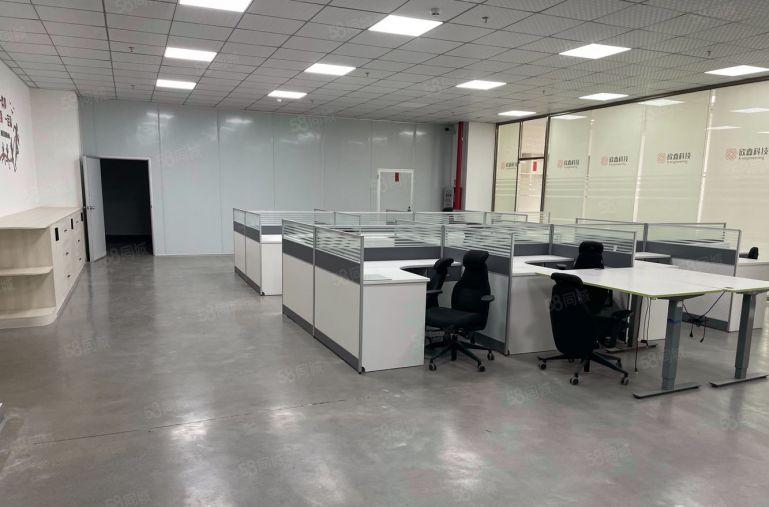 大亚湾龙光城边新出楼上单层面积1000平现成装修厂房低价出租