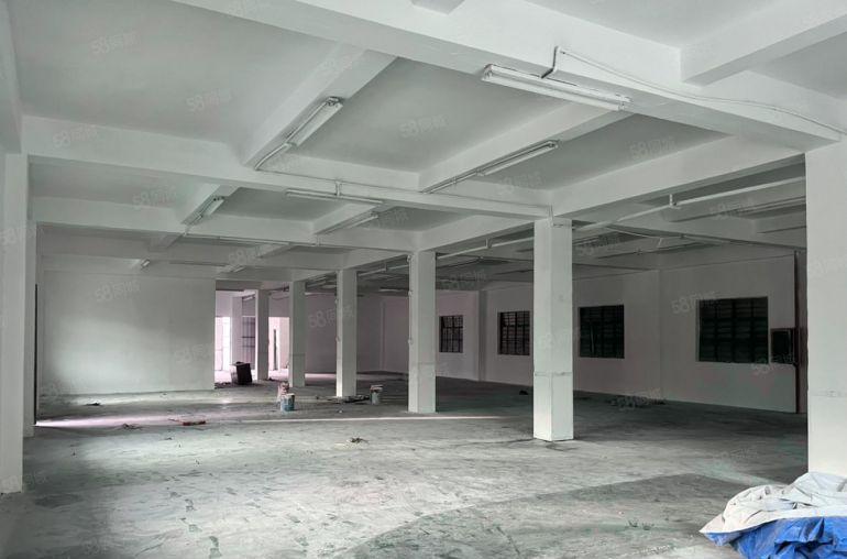 大亚湾临深原房东仓库厂房650平米，租金4千带装修。好招工