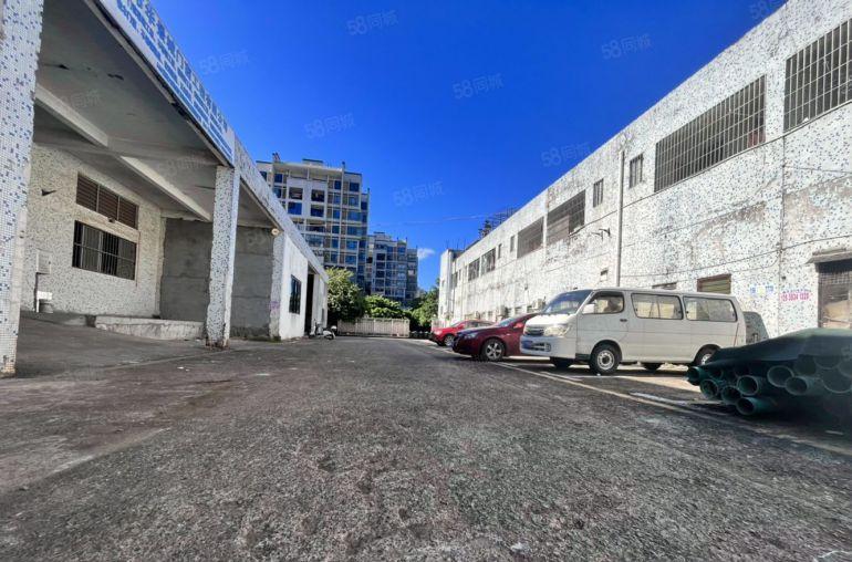 大亚湾独门独院单一层钢构厂房仓库3千平米，高度8米，可分租。