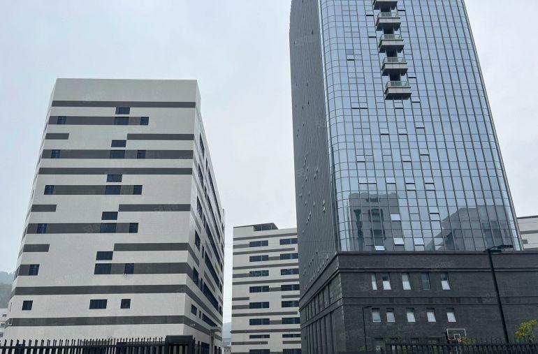 博罗县罗阳镇厂房出租，配套齐全，5吨电梯，带卸货平台。