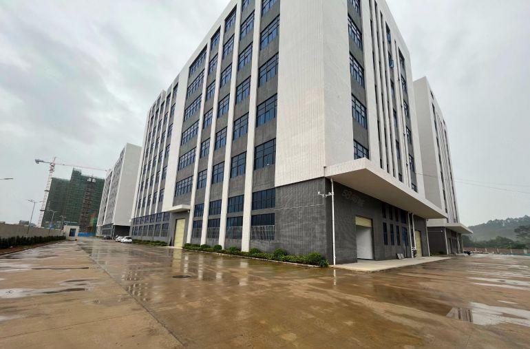 博罗镇罗阳镇原房东工业园出租，单层面积2500平方，大小分租