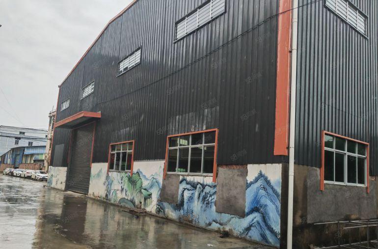 高速路口附近原房东刚刚建好钢构滴水9米