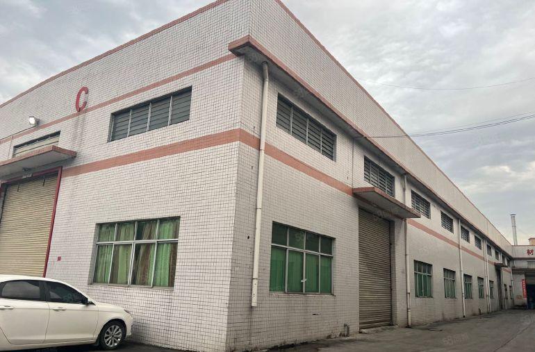 厂房出租带航车，中间没有柱子，独立精装修办公室有注塑喷油环评