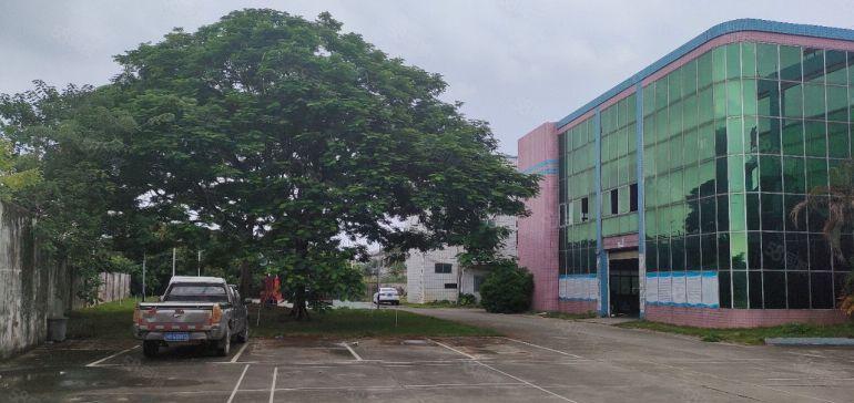 园洲镇原房东两层标准独门独院厂房低价出租，空地6500平