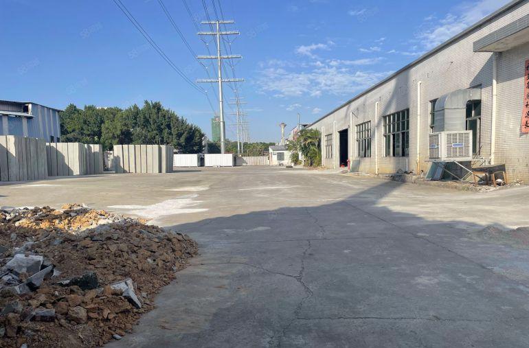 10块！独院空地2000平离东莞一条马路拖头可进红本厂房仓库