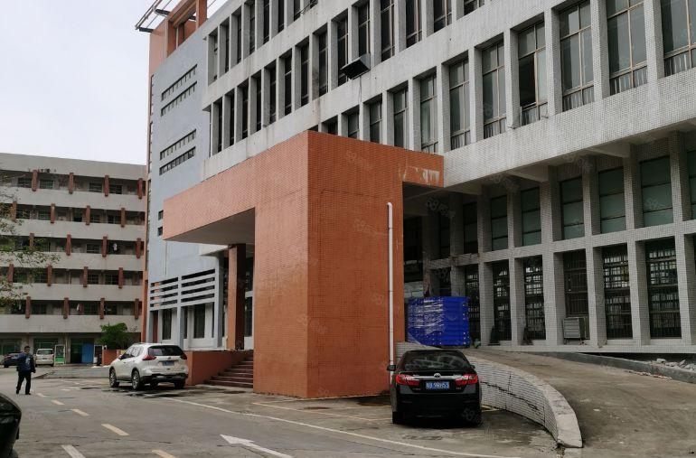 罗阳原房东独院标准厂房出租26000方，国有红本，一楼带牛腿