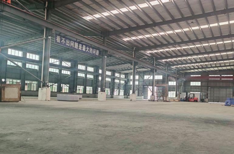 园洲高速口花园式红本工业园区钢结构厂房出租，空地5000平方