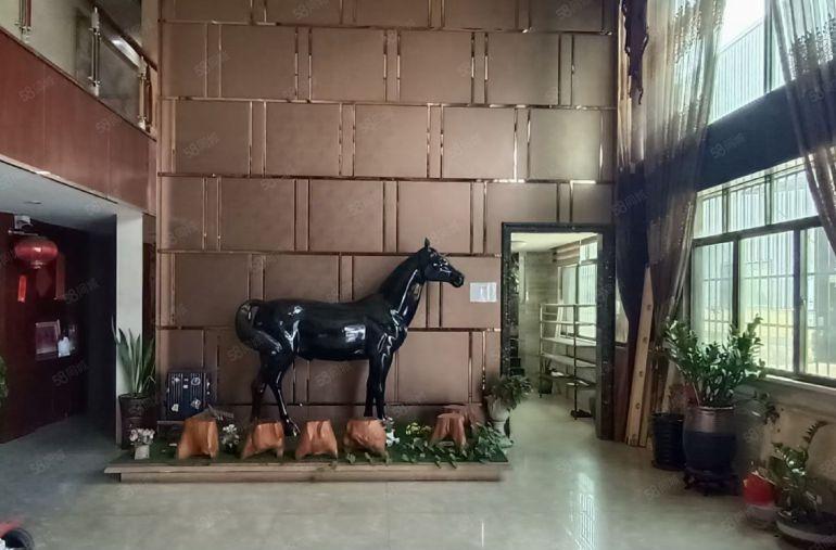 园洲镇，独院钢构厂房，带七部10吨航车！可分租！