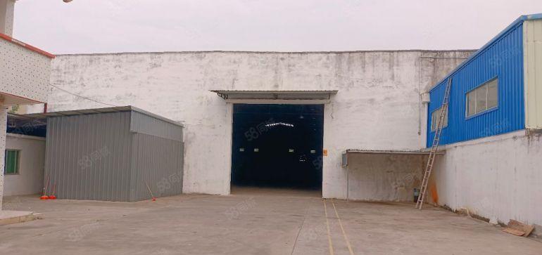 园洲小独院厂房底价出租1350平方。交通方便，可做小污染