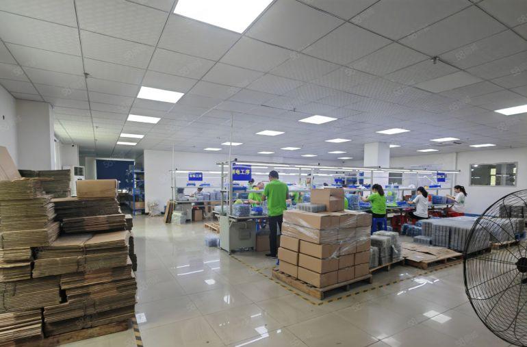 现成无尘车间，装修豪华办公室厂房2层3000平，可分租价格便