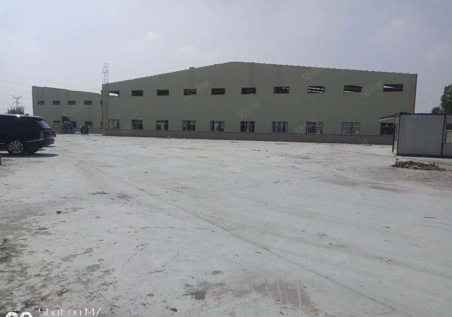 石湾高速路口26000平方钢构厂房出租，高10米，空地大