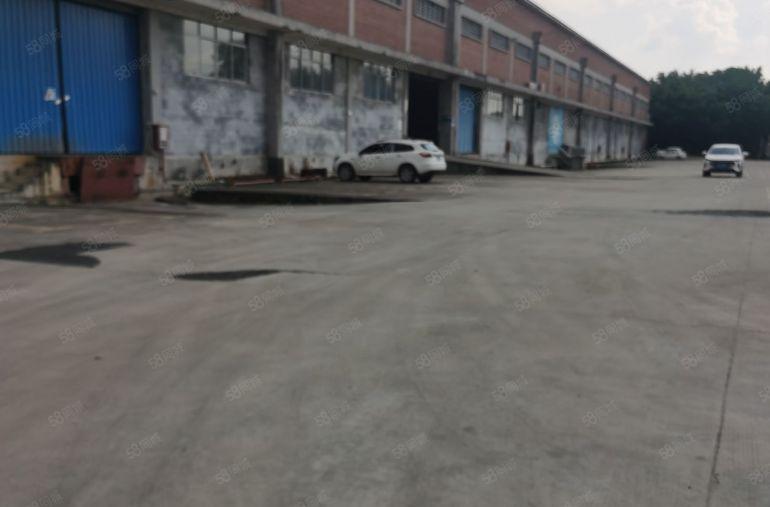 原房东重工业厂房。带牛角位。