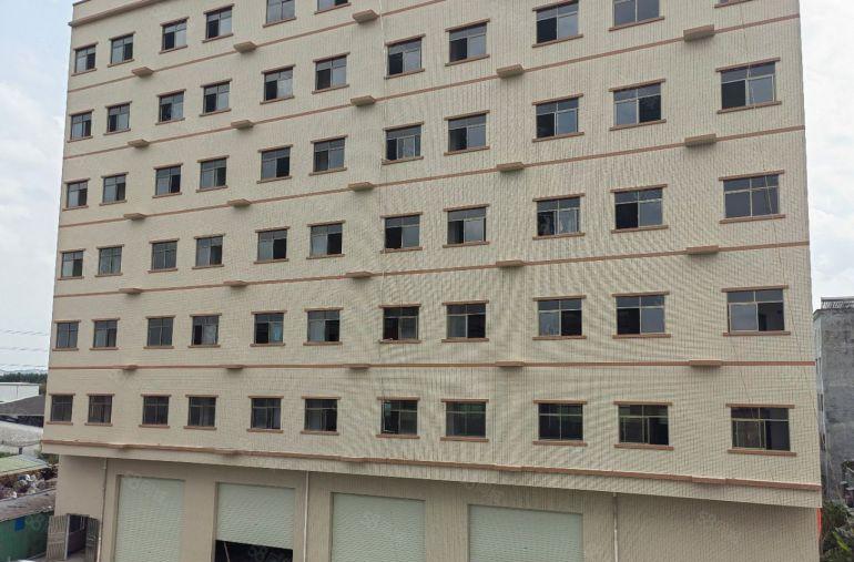 龙溪镇靠桥头独门独院标准厂房10元起租，原房东无公摊证件齐全