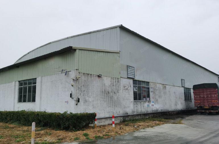 临莞年底急放滴水8米带牛腿5100平大空地低价独院钢构厂房