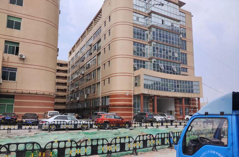 博罗石湾附近工业区3楼3千平带电梯原房东红本厂房出租可分租！