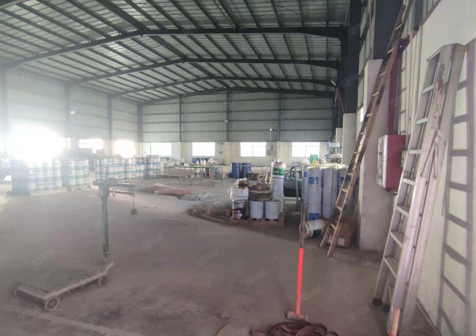 园洲独院单一层4500平方厂房出租，证件齐全，可24小时开工