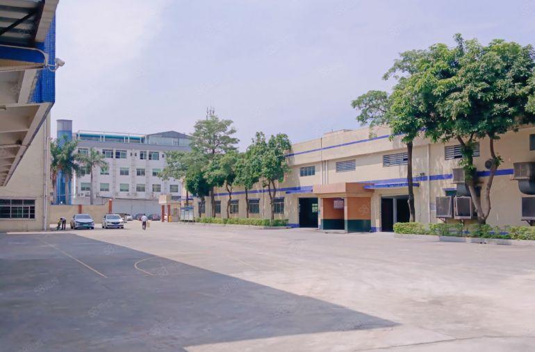 石湾镇村委独院厂房出租7500方，可以分租，可做塑胶喷油喷漆