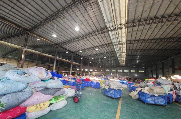 园洲衣服塑胶类看过来4200平 带装修 水电齐 可架行车