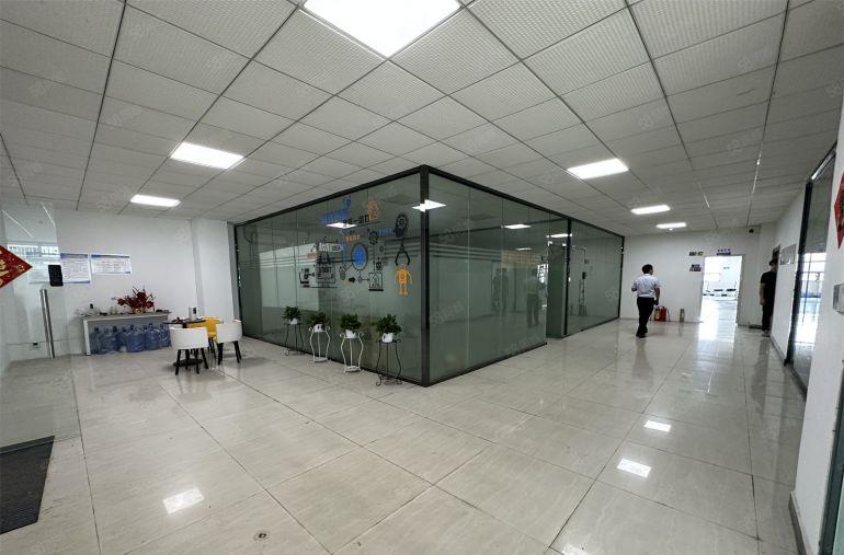 石湾老城区现成装修厂房10元出租现成水电办公室石湾科技园