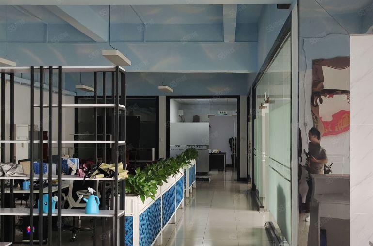 独门独院砖墙到顶单一层