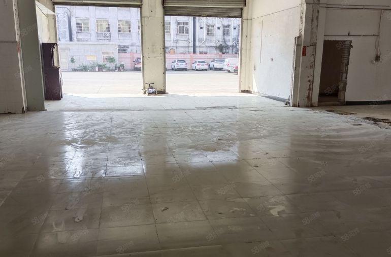 繁华地段工业园区一楼厂房分租，交通方便，停车方便，易招工